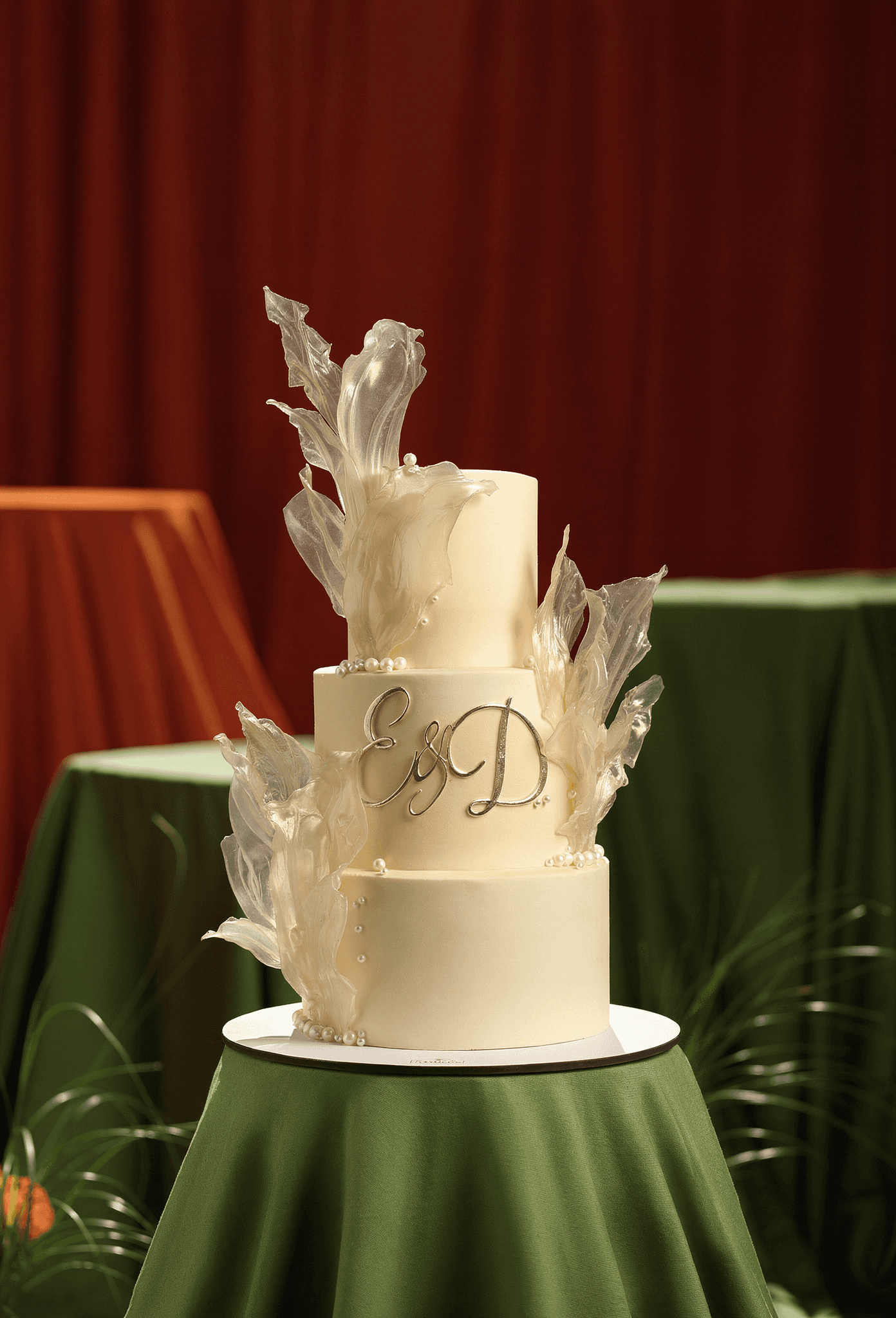 Minimal White Wedding Cake