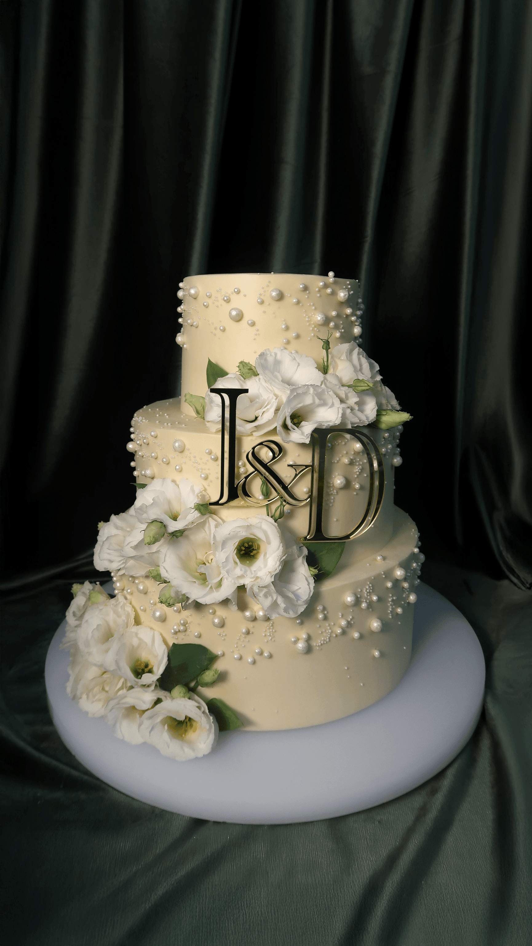 White Roses, Timeless Vows