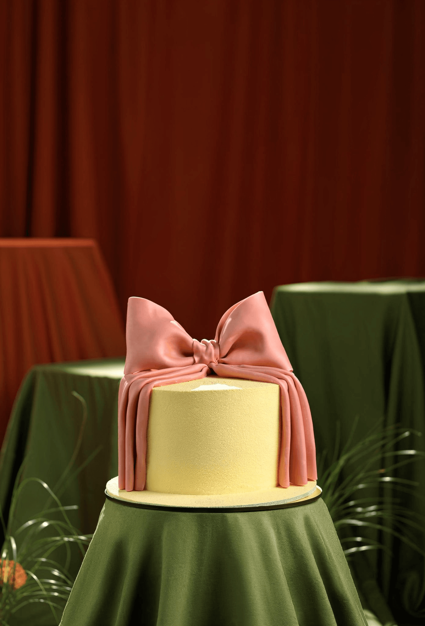 Elegant Bow Gift Cake