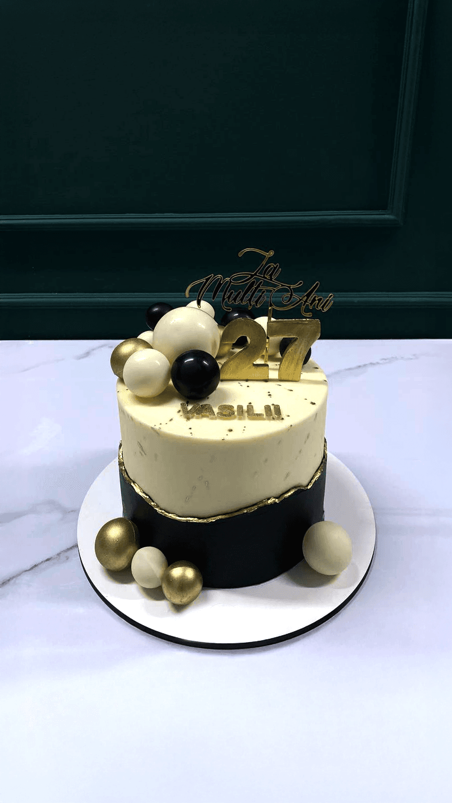 Black, White & Gold – A Modern Birthday Classic