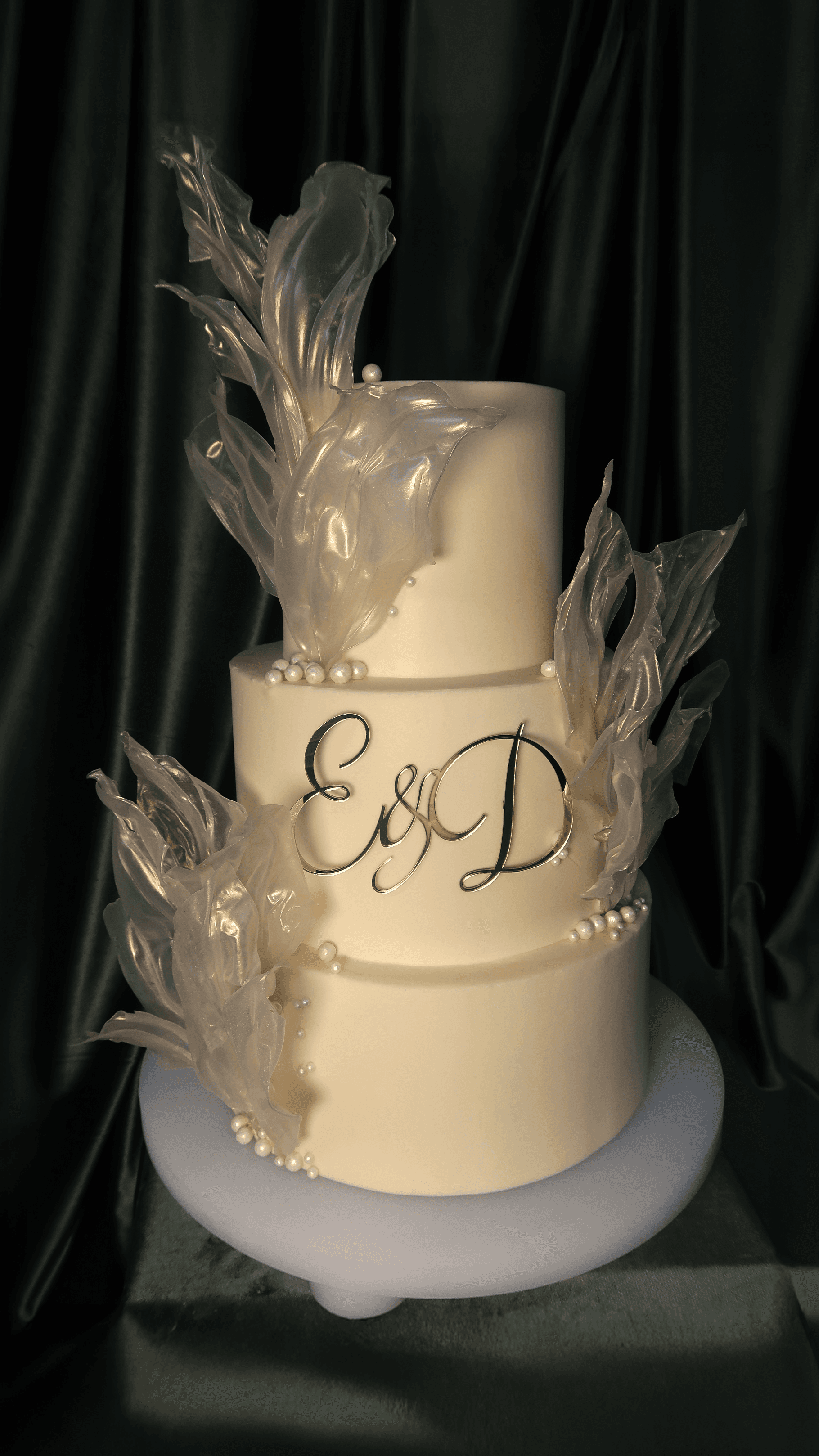 Minimal White Wedding Cake