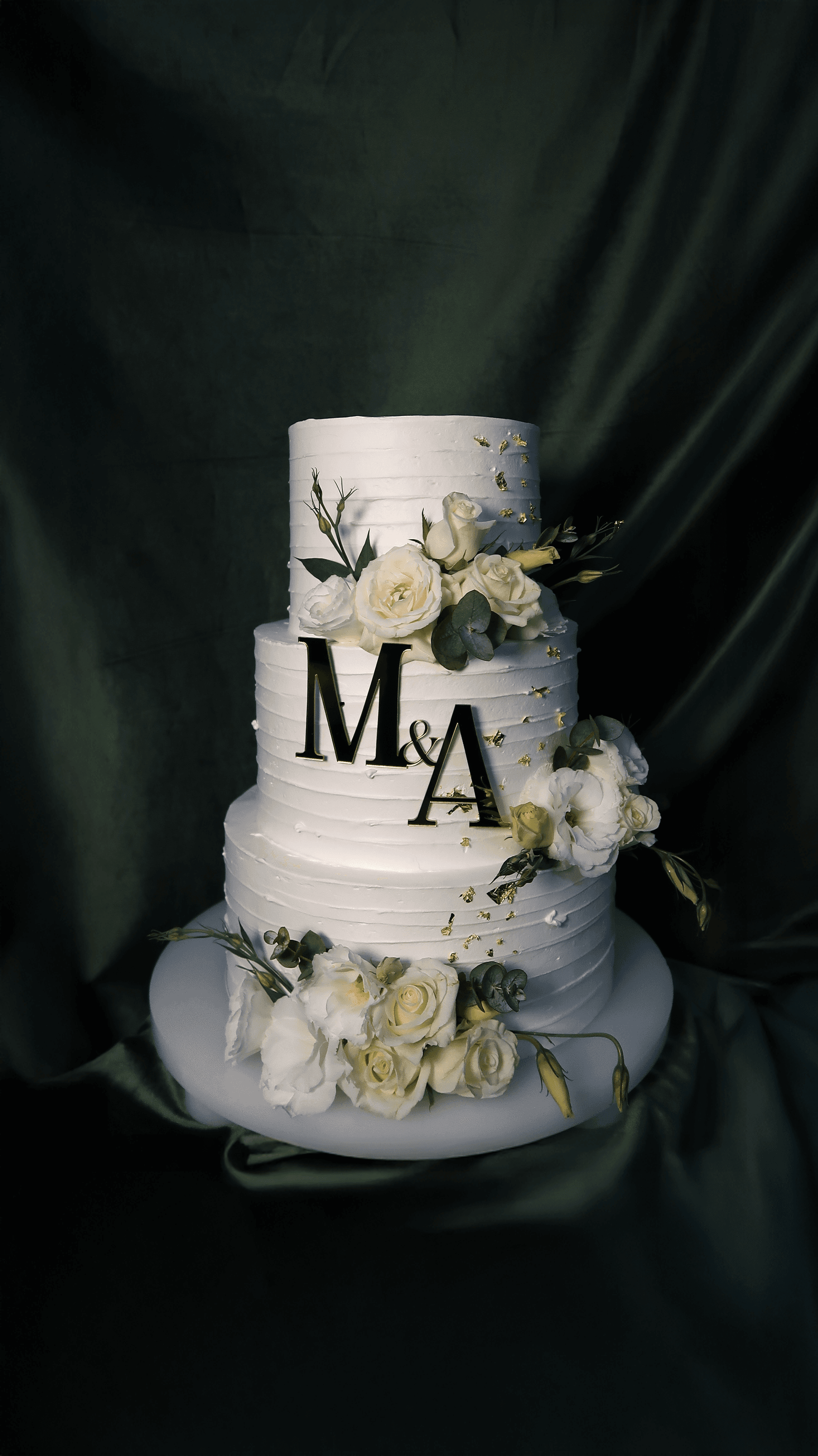 White on White – Roses & Romance