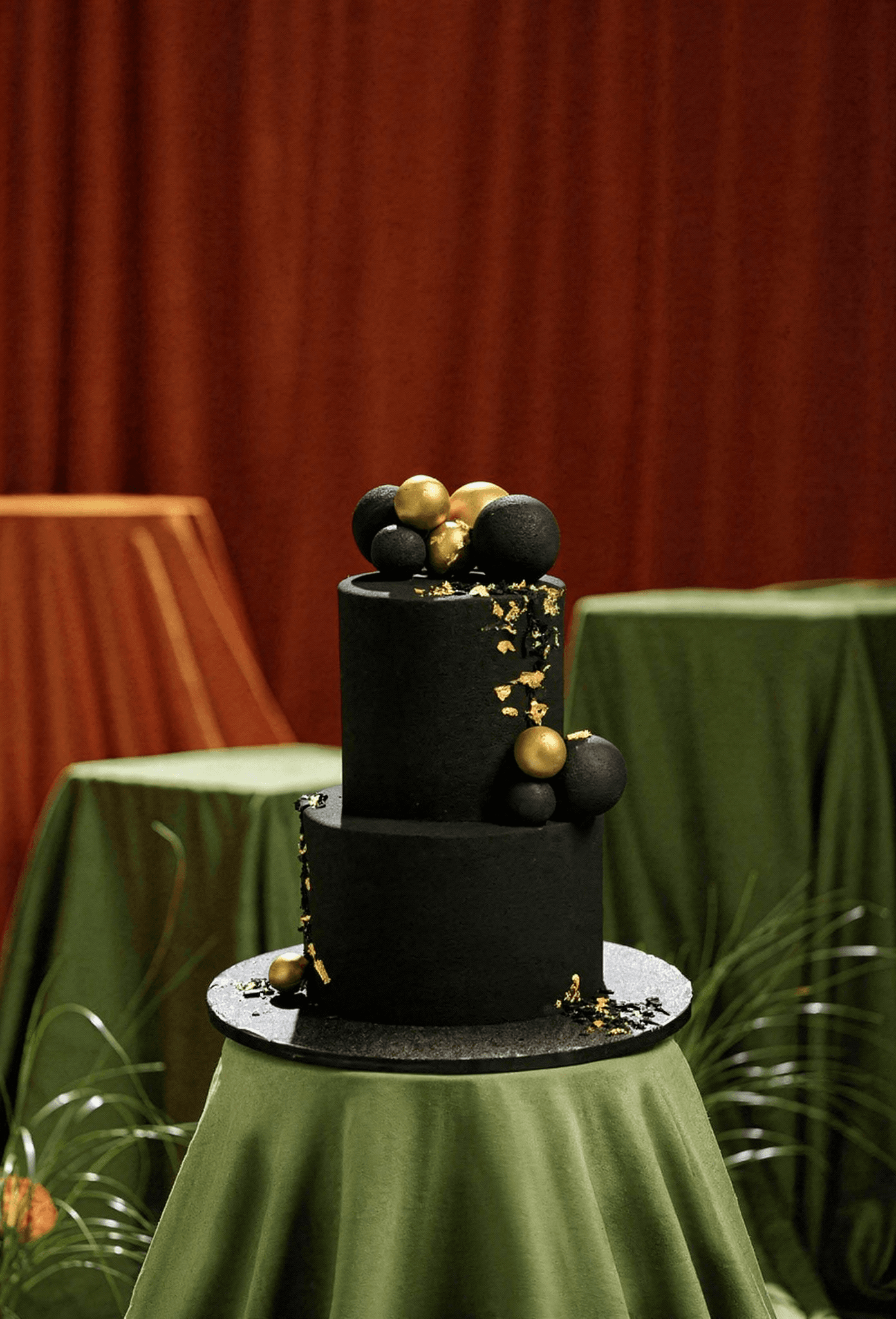 Golden Noir Designer Cake